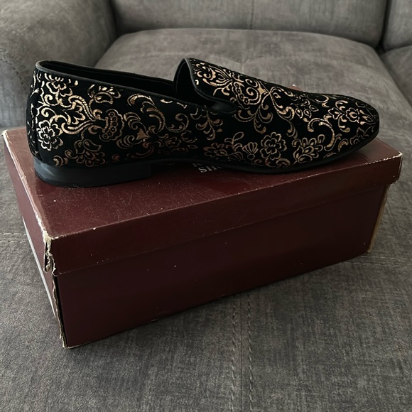 Black loafers with gold design - Picture 1 of 3